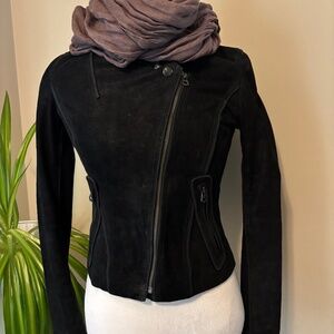 Ladies cropped leather jacket